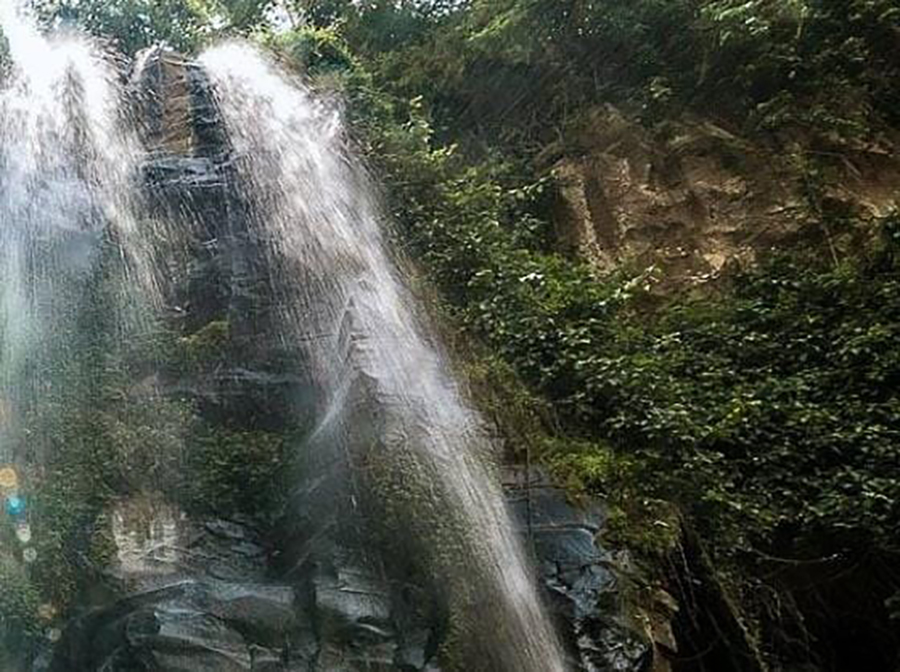 Air Terjun Polo Agung. (Khoirul Rizal/RadarSitubondo.id)