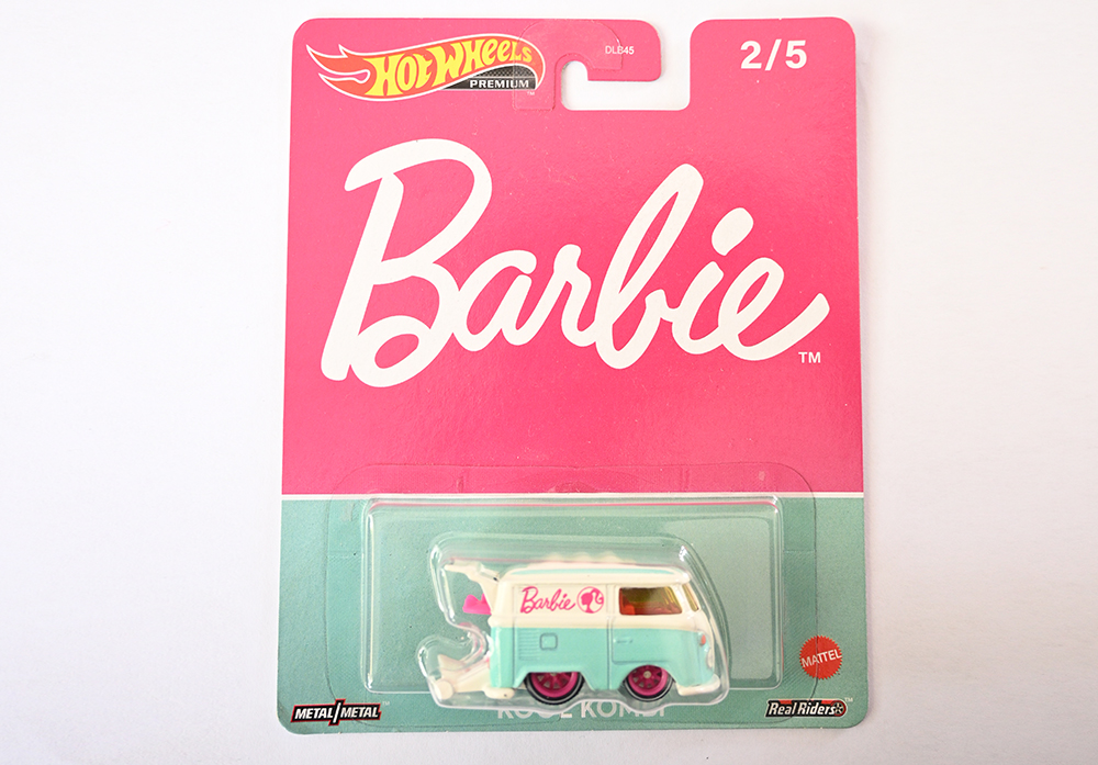 ADA NOMOR SERI: Mobil miniatur tema Barbie masih lengkap dengan kemasan tersegel.