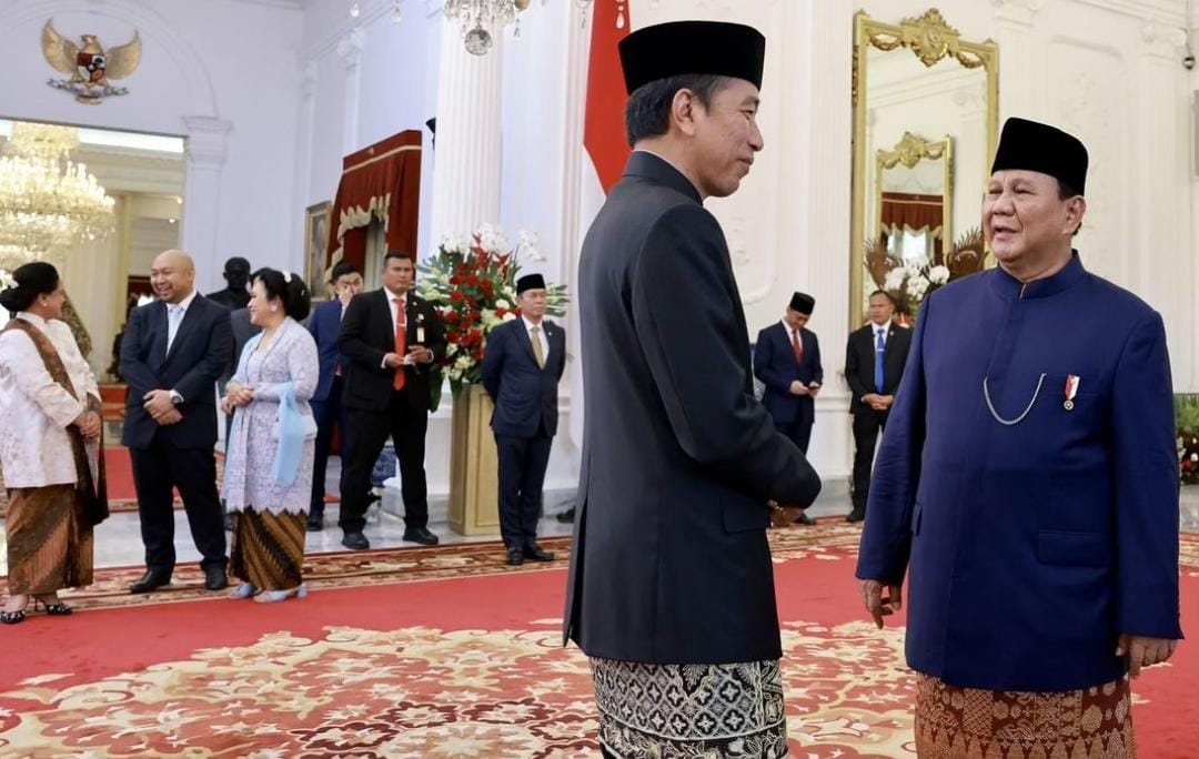 Prabowo saat berbincang dengan Jokowi. (ig @prabowo)