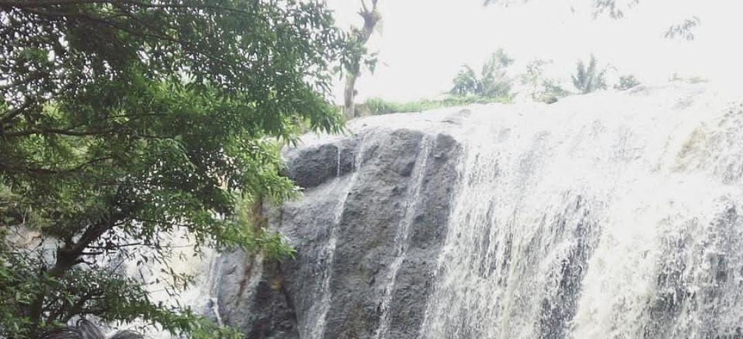 Air Terjun Sulaeman. (Khoirul Rizal/RadarSitubondo.id)