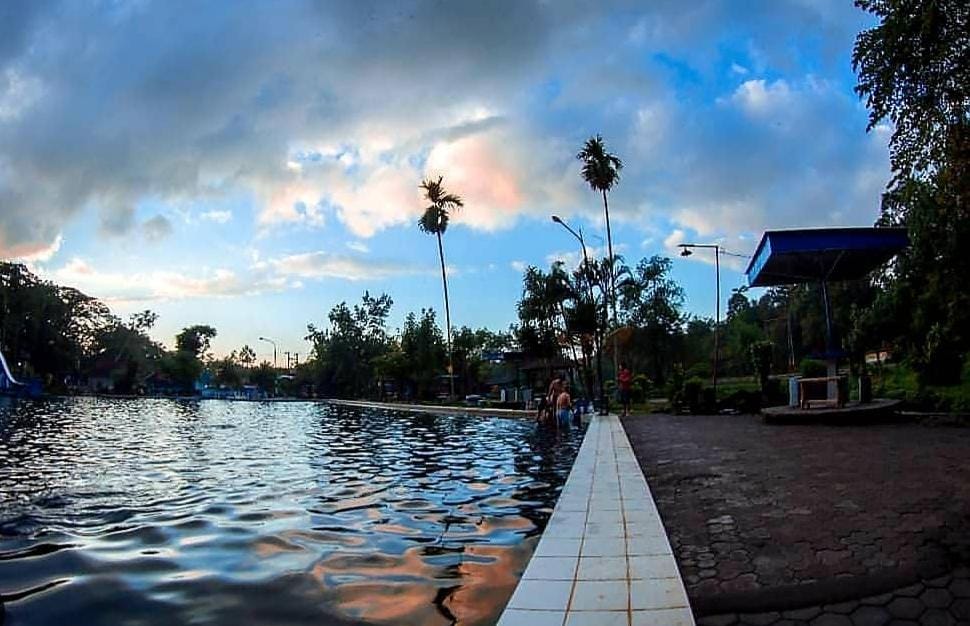 Pemandian Selo Kambang/ ig @selokambang.lmj