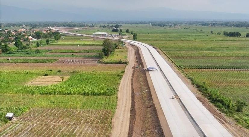 Pengerjaan tol Probowangi/ ig @pupr_bpjt