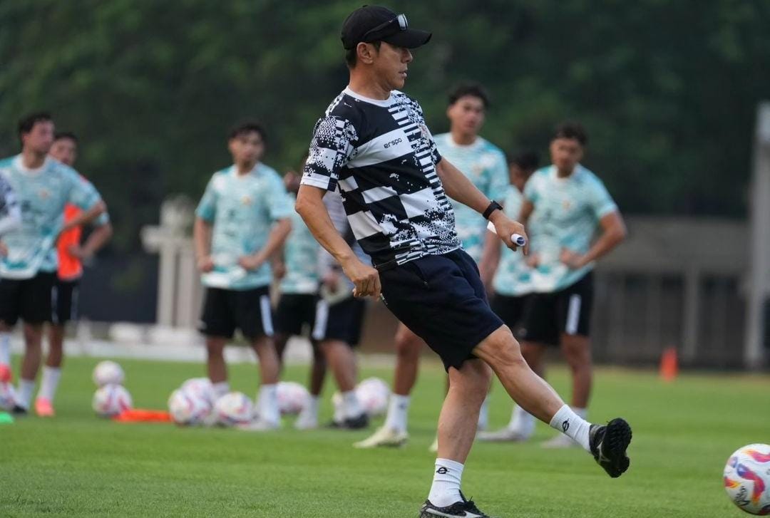 Shin Tae-yong saat memimpin latihan timnas/ ig @shintaeyong7777