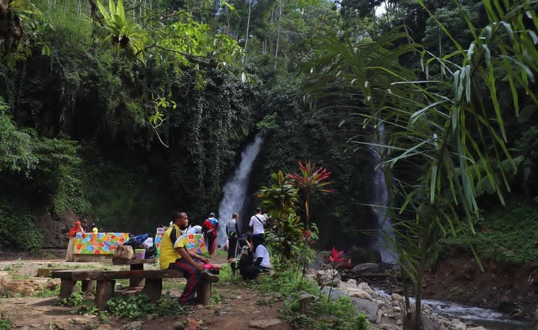Suasana di Air Terjun Tirto Kemanten. (ig resmi @airterjunm.tirtokemanten)