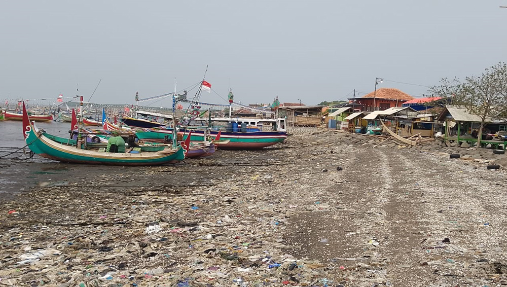 RAWAN BANJIR ROB: Kondisi pesisir pantai Panarukan minim bangunan plengsengan untuk tangkal banjir rob, di Desa Kilensari, Kecamatan Panarukan, Selasa (26/11).