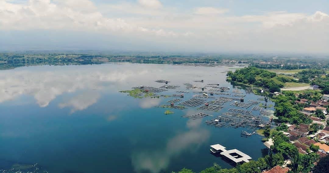 View Ranu Grati dari atas ketinggian. (ig resmi @danauranugrati via @khoiirul_a6)