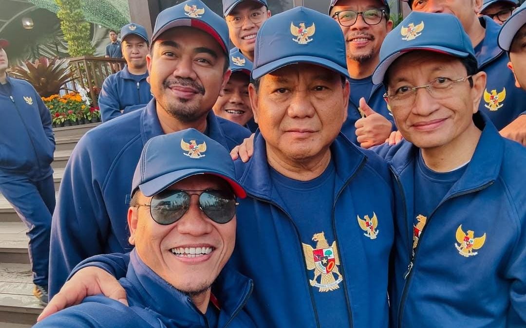 Potret Gus Miftah bersama Presiden Prabowo dan jajaran kabinet Merah Putih. (ig resmi @gusmiftah)