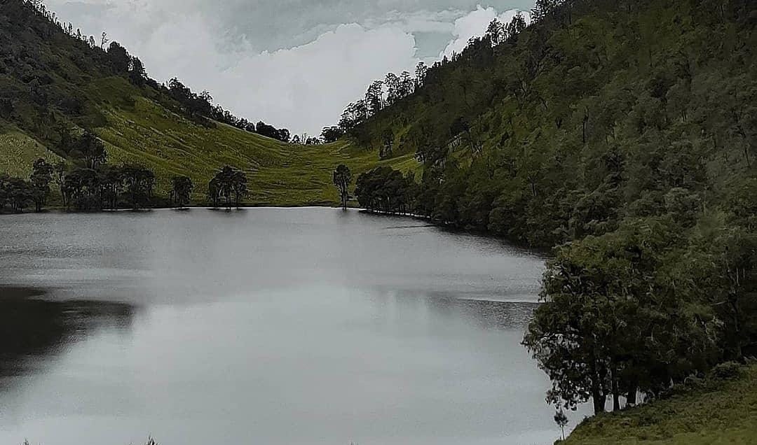 Foto: Pemandangan Ranu Kumbolo di Gunung Semeru/ doc Khoirul Rizal