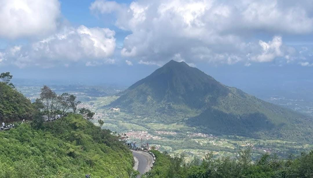Foto: View dari Gunung Telomoyo/ doc Khoirul Rizal