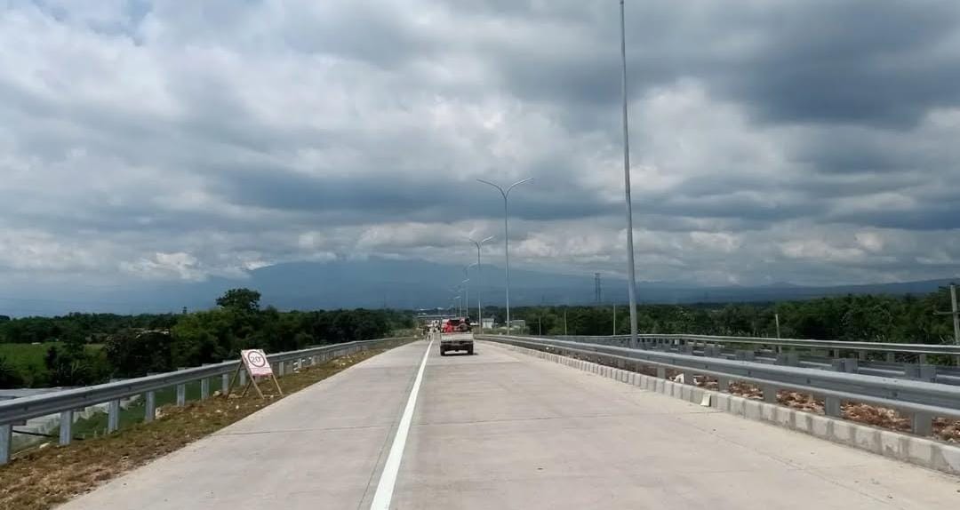 Foto: Ruas Tol Probowangi di Gending/ Probolinggokab & ig @endlesprobolinggo