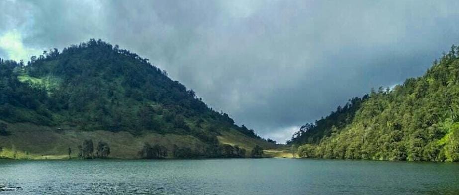 Foto: Pemandangan di Ranu Kumbolo/ doc Khoirul Rizal