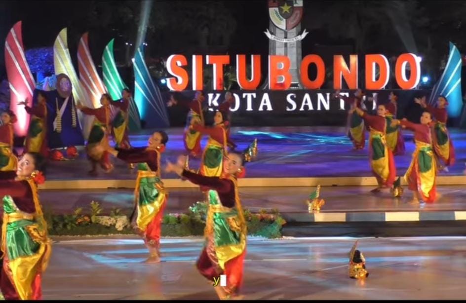 Foto: Tari Landhung Situbondo/ ig @situbondokab