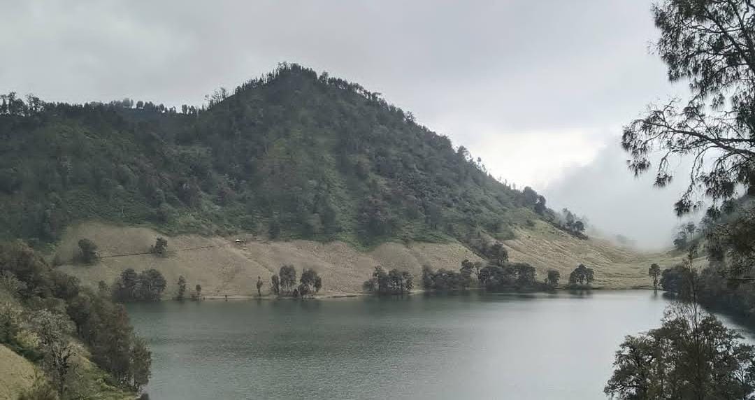 Foto: View Ranu Kumbolo di Gunung Semeru/ doc Khoirul Rizal