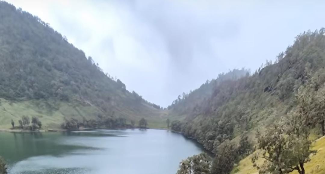 Foto: Pemandangan Ranu Kumbolo/ doc Khoirul Rizal