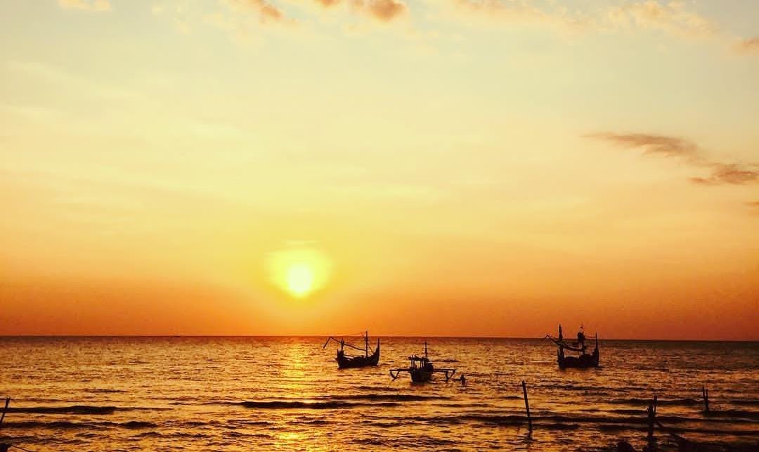 Foto: Sunrise di Pantai Pandean/ doc Khoirul Rizal