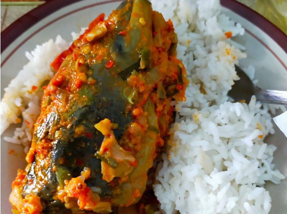 MENYEHATKAN: Pepes ikan sidat atau populer dengan sebutan Pelasan Oling merupakan menu khas tradisional Banyuwangi.