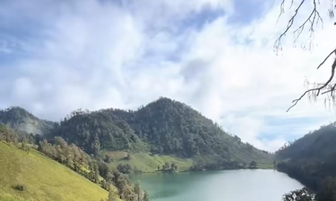 Foto: Ranu Kumbolo di Gunung Semeru/ doc Khoirul Rizal