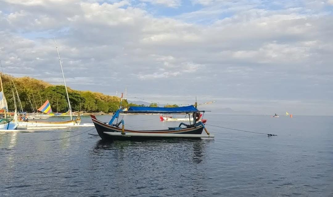 Foto: Wisata Pantai Pasir Putih Situbondo/ doc Khoirul Rizal