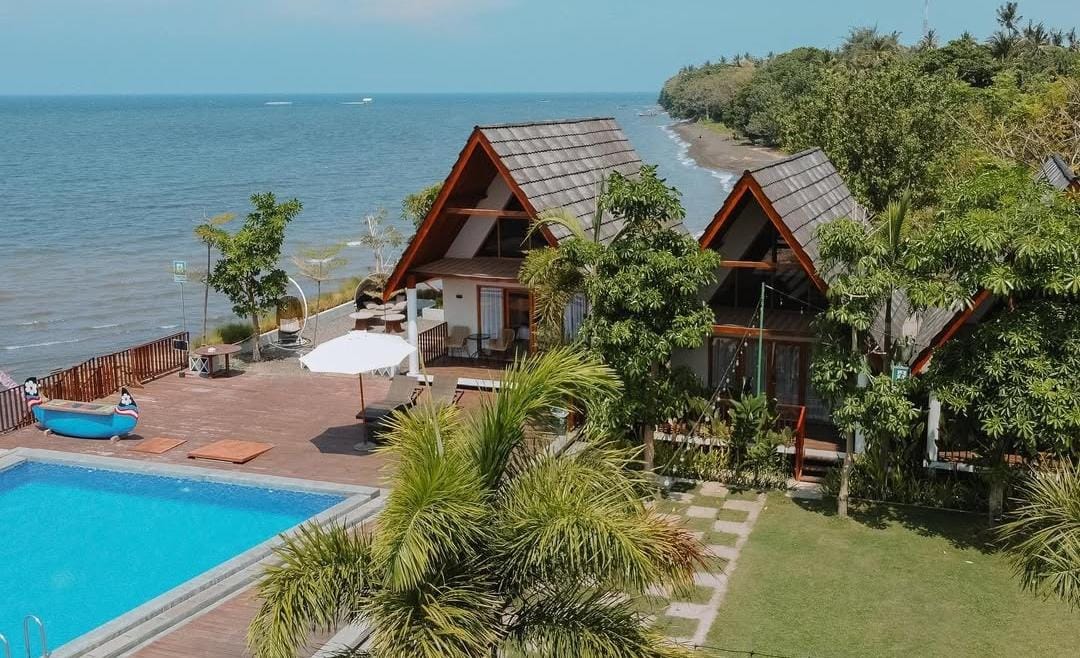 Foto: Labuan Resort Pasir Putih/ ig @labuanresort