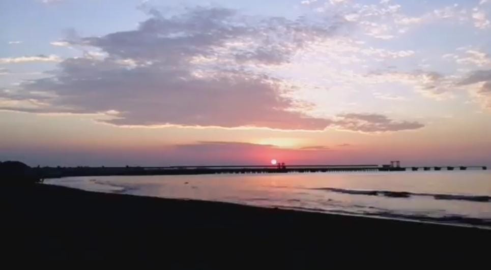 Foto: Sunset di Pantai Jangkar/ doc Khoirul Rizal