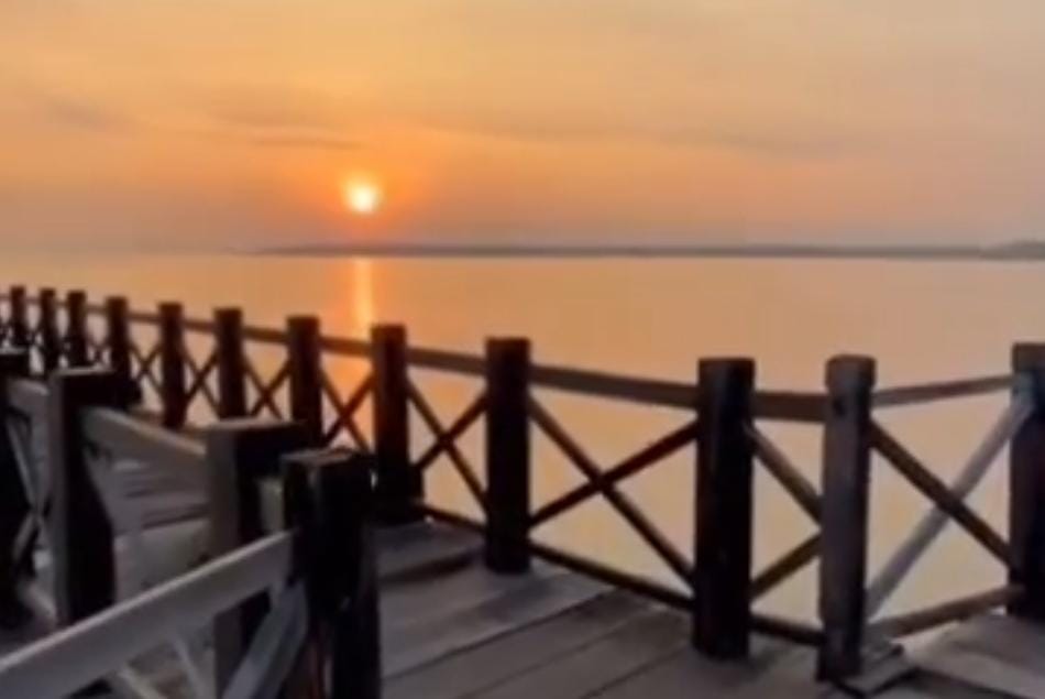 Foto: Sunset di Wisata Pantai Bentar/ doc Khoirul Rizal