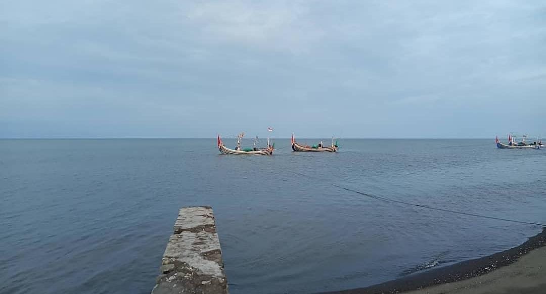Foto: Pantai Keperan Situbondo/ doc Khoirul Rizal