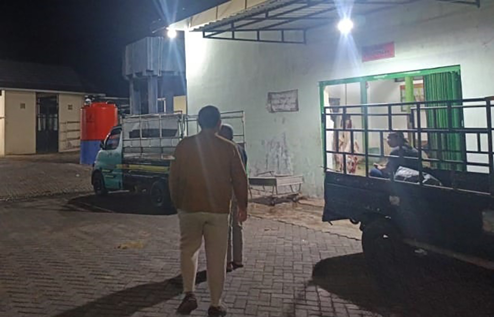 RUMAH POTONG HEWAN: Komisi II DPRD Situbondo sidak RPH di Desa Sumberkolak, Kecamatan Panarukan, belum lama ini.