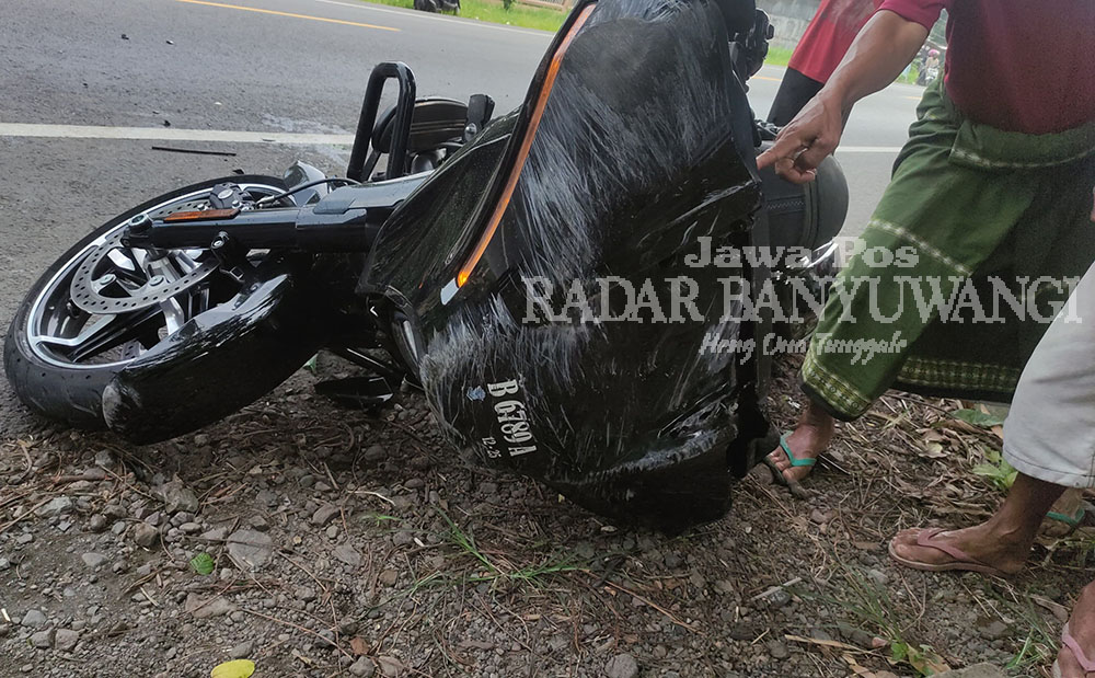 Moge Harley Davidson yang mengalami kecelakaan di Pantura Asembagus Situbondo.