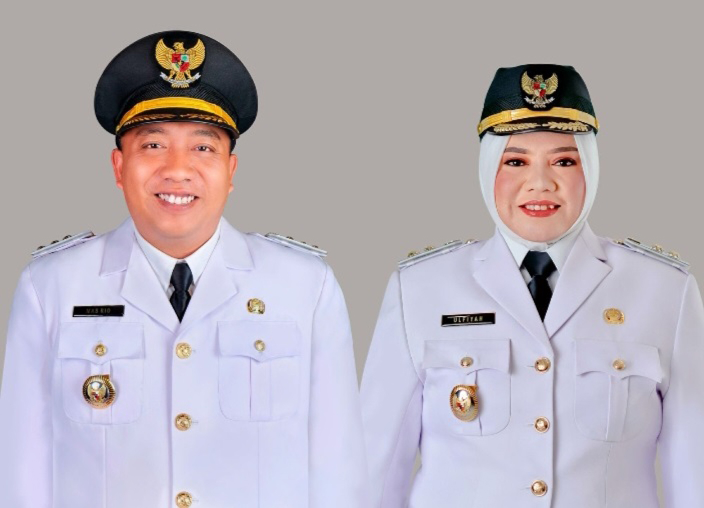 Foto: Bupati dan Wakil Bupati Situbondo Mas Rio-Mbak Ulfi/ Istimewa