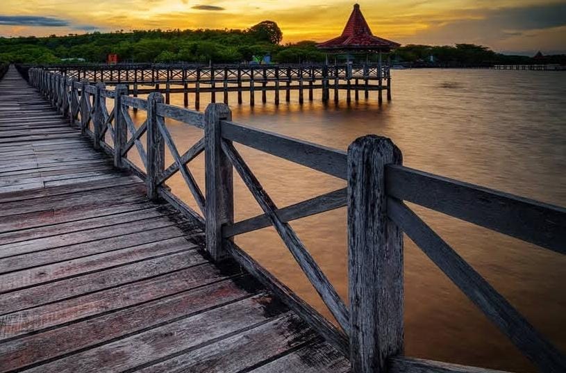 Foto: Kawasan Wisata Bahari Bentar Probolinggo/ doc Khoirul Rizal