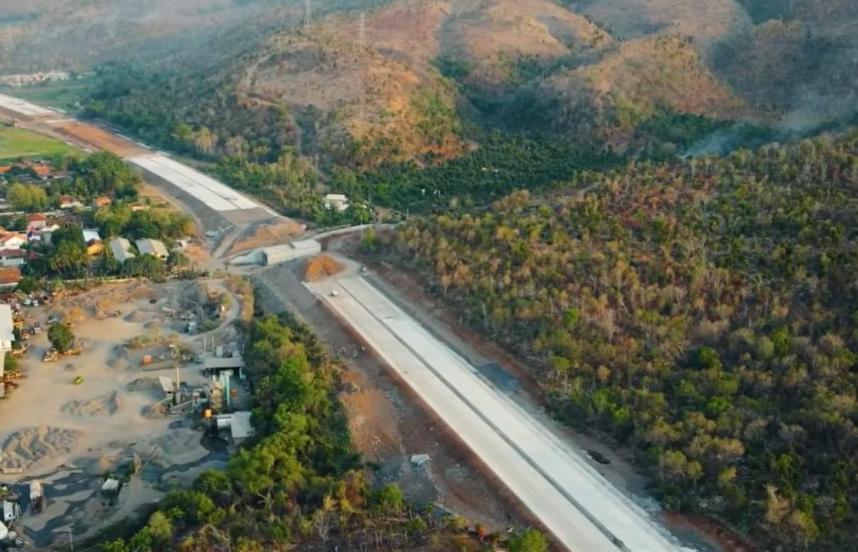 Foto: View tol Probowangi dari ketinggian/ doc Khoirul Rizal