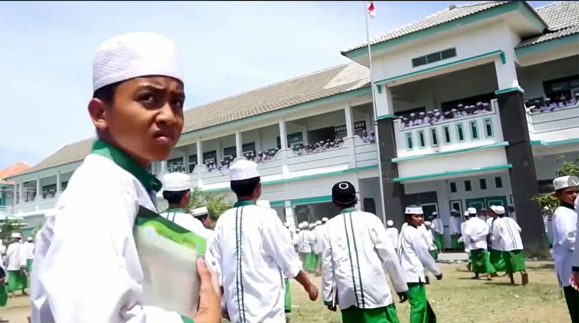 Santri Ponpes Wali Songo Mimbaan Panji, Situbondo. (tangkapan layar tiktok.com/ @arsudy_syarief)