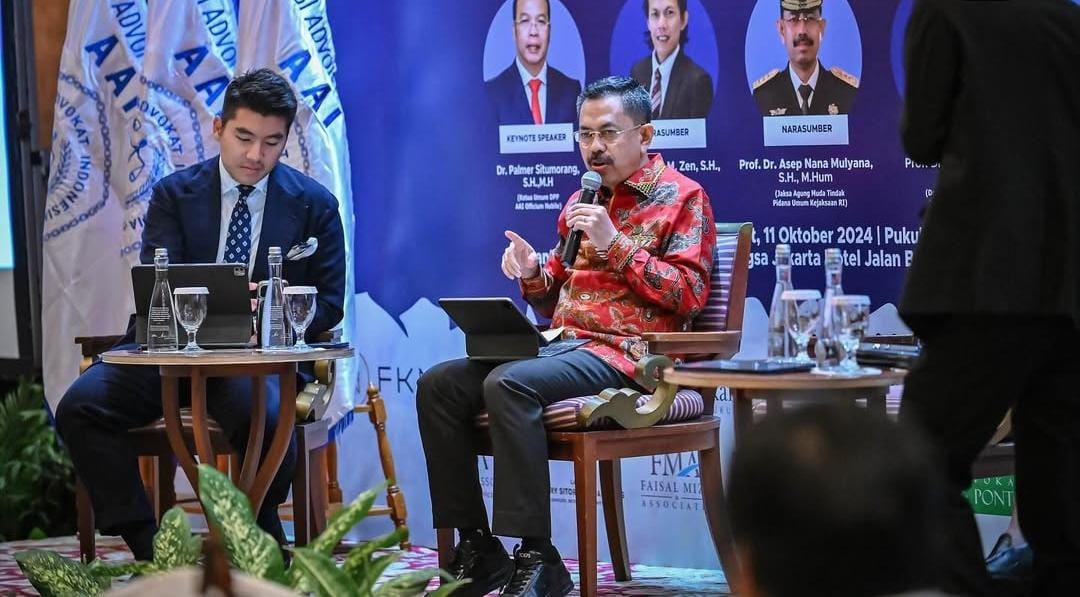 Foto: Hotma Sitompul saat jadi pembicara/ ig @hotmasitompoelofficial