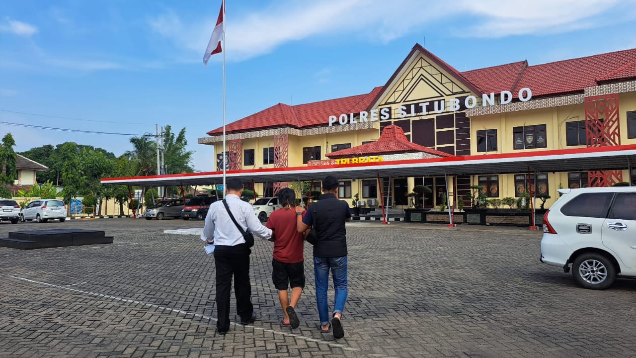 Foto: Remaja Situbondo yang diamankan polisi/ doc Khoirul Rizal