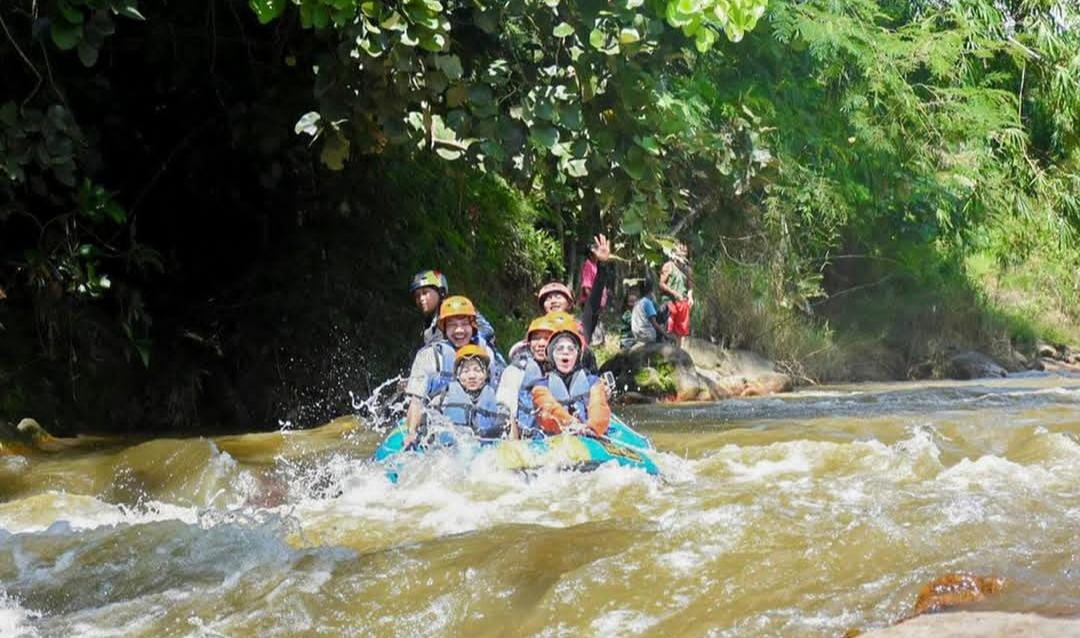 Wisata Arung Jeram Situbondo/ doc ig @prokopim_situbondo