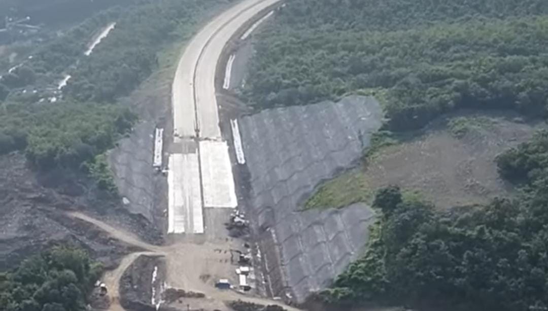 Pembangunan tol Probowangi/ ig @wika_probowangi