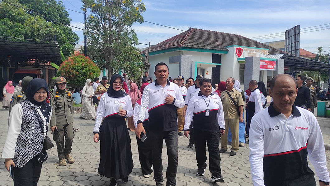 Bupati Rio usai meresmikan &lsquo;Rumah Berantas&rsquo; untuk menampung pengaduan kesehatan dengan respon cepat.