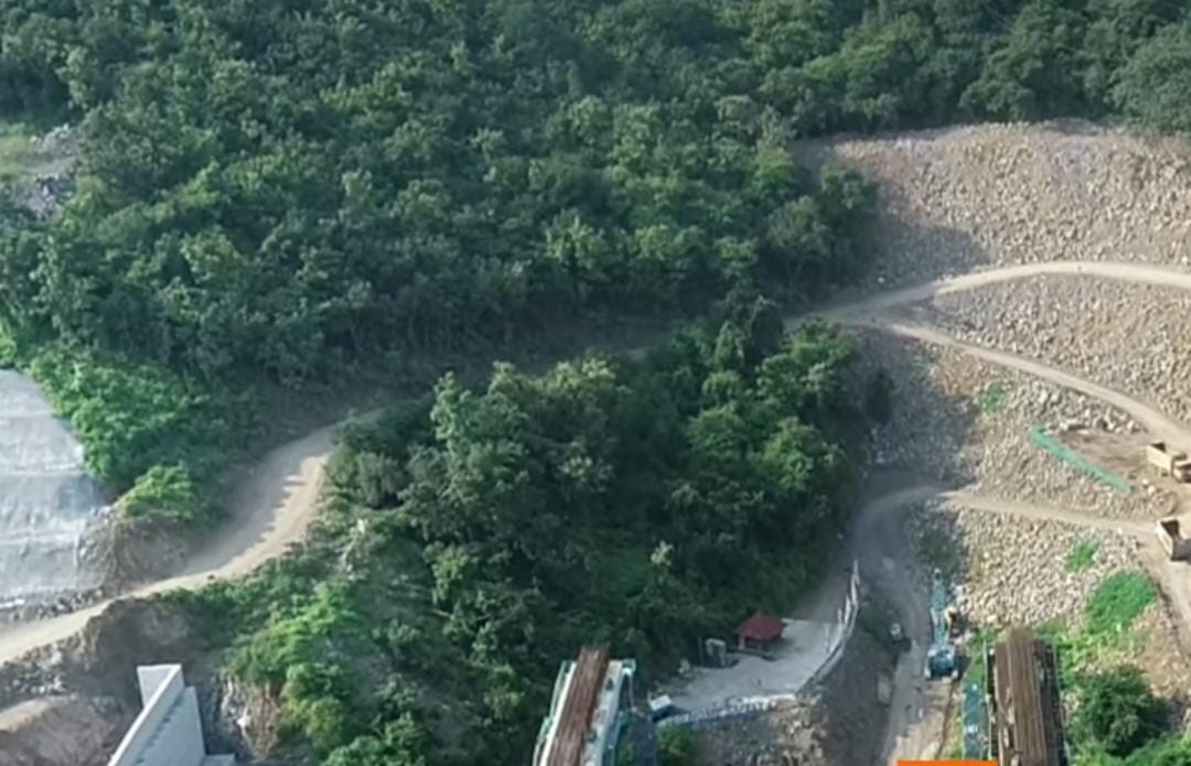 Tol Probowangi di atas perbukitan/ ig @wika_probowangi3