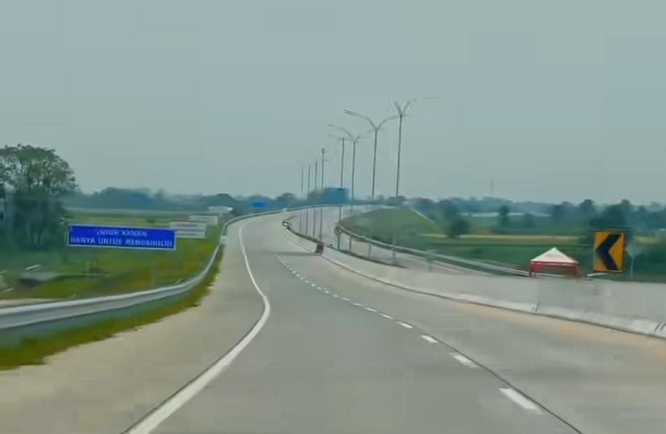 Jalan tol Probowangi/ doc Khoirul Rizal