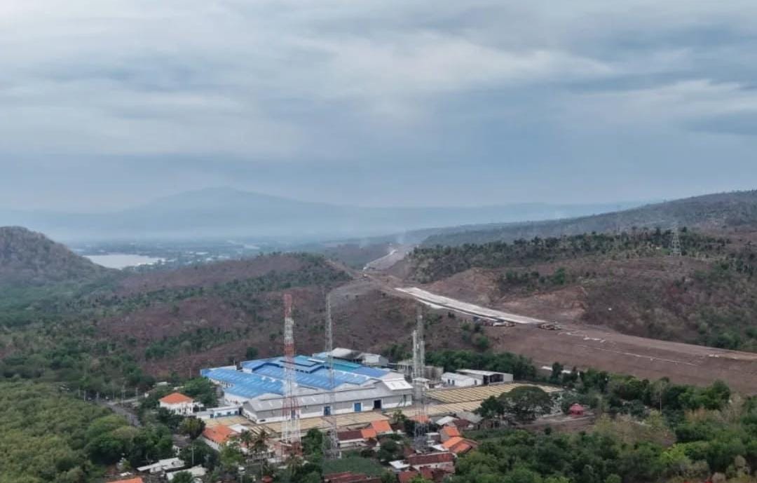 Proyek jalan tol Probowangi yang membelah bukit/ doc Khoirul Rizal