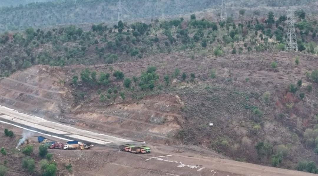 Pembangunan tol Probowangi di perbukitan/ doc Khoirul Rizal