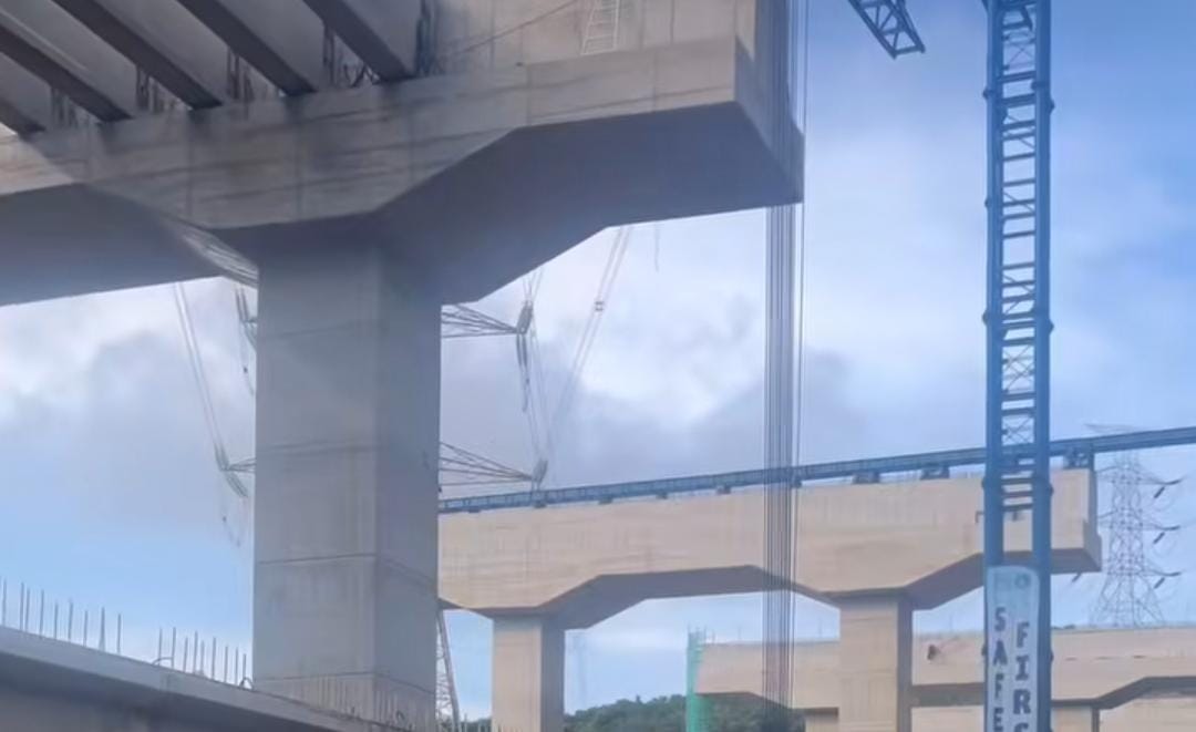 Pembangunan konstruksi jalan tol Probowangi/ ig @pp_probowangi3