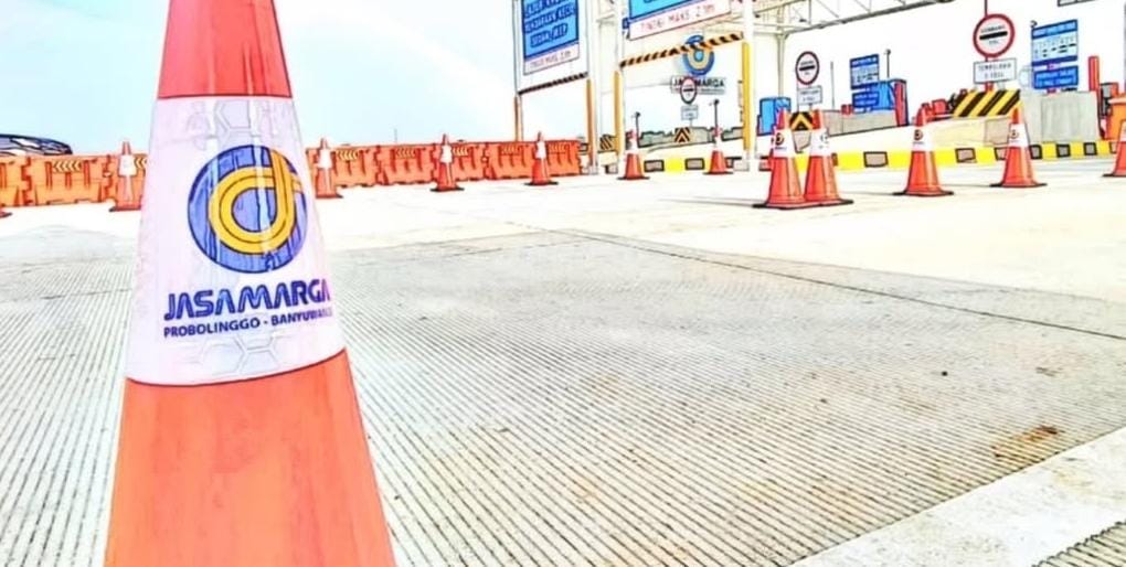 Jalan tol Probowangi/ ig @official.jpb