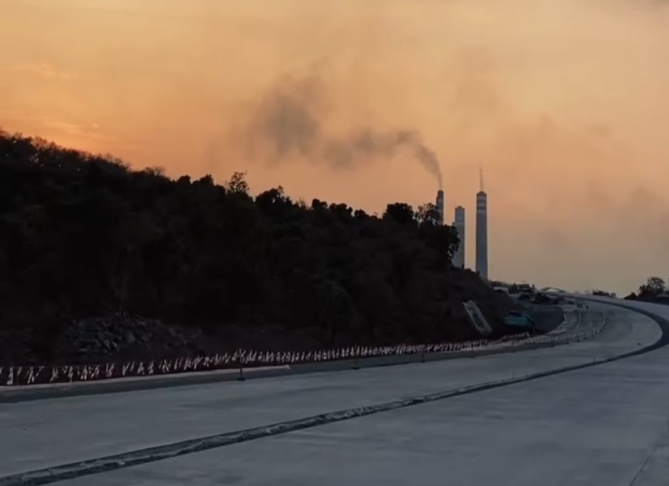 Jalan tol Probowangi di atas perbukitan/ doc Khoirul Rizal
