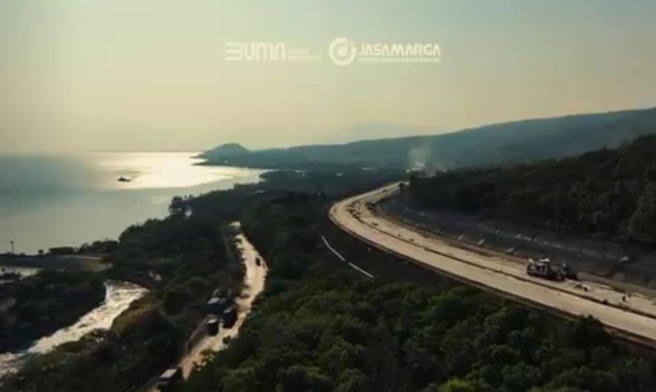 View jalan tol Probowangi/ ig resmi @jpbpaket3