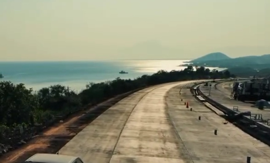 Pemandangan jalan tol Probowangi