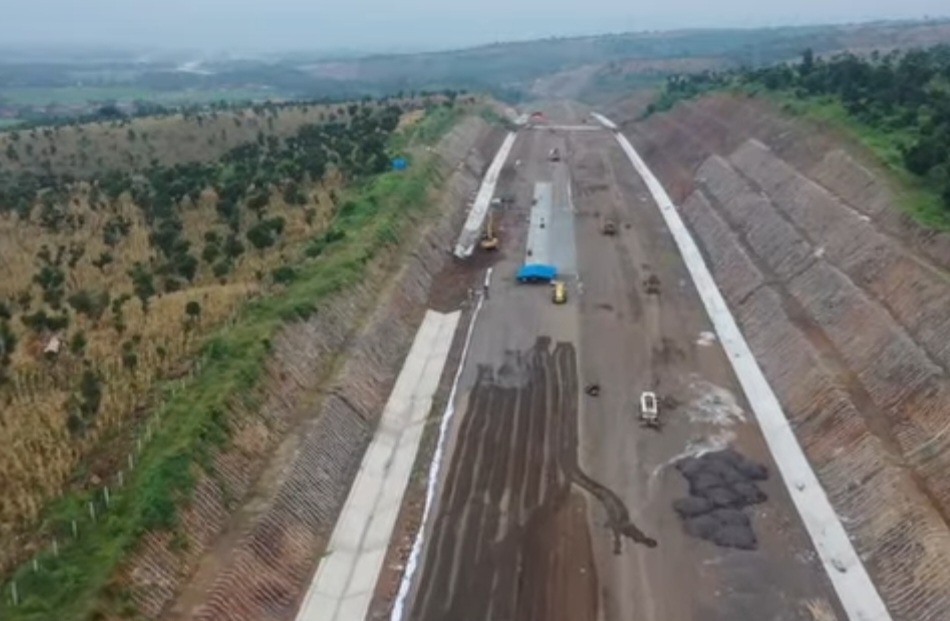 Jalan tol Probowangi/ ig @wika_probowangi3