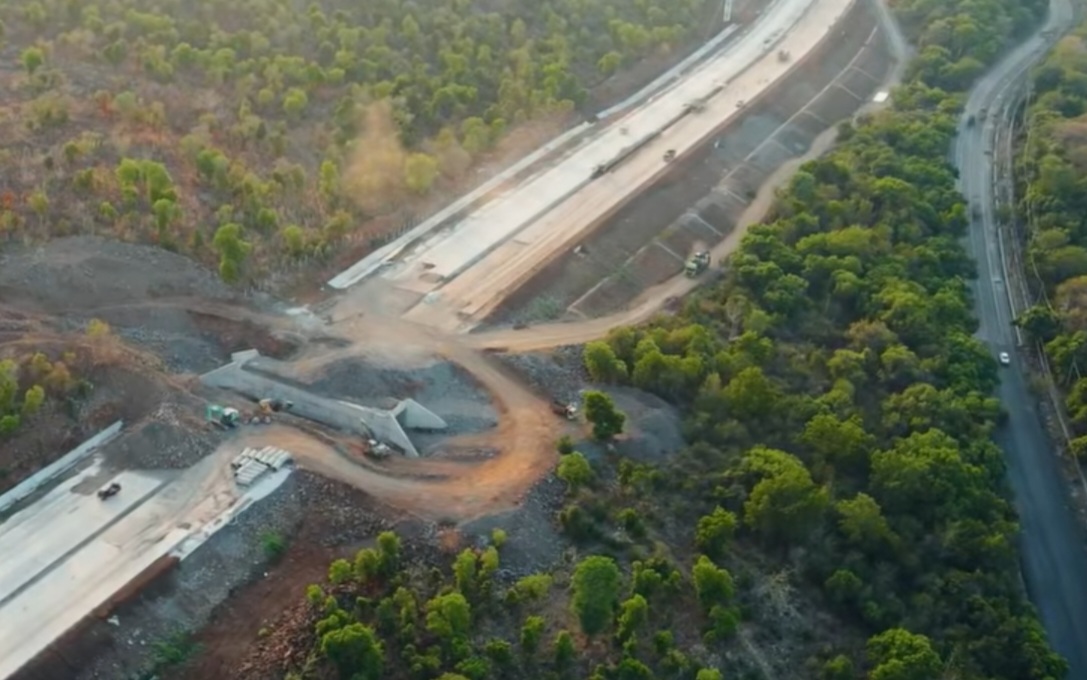 Pembangunan jalan tol Probowangi