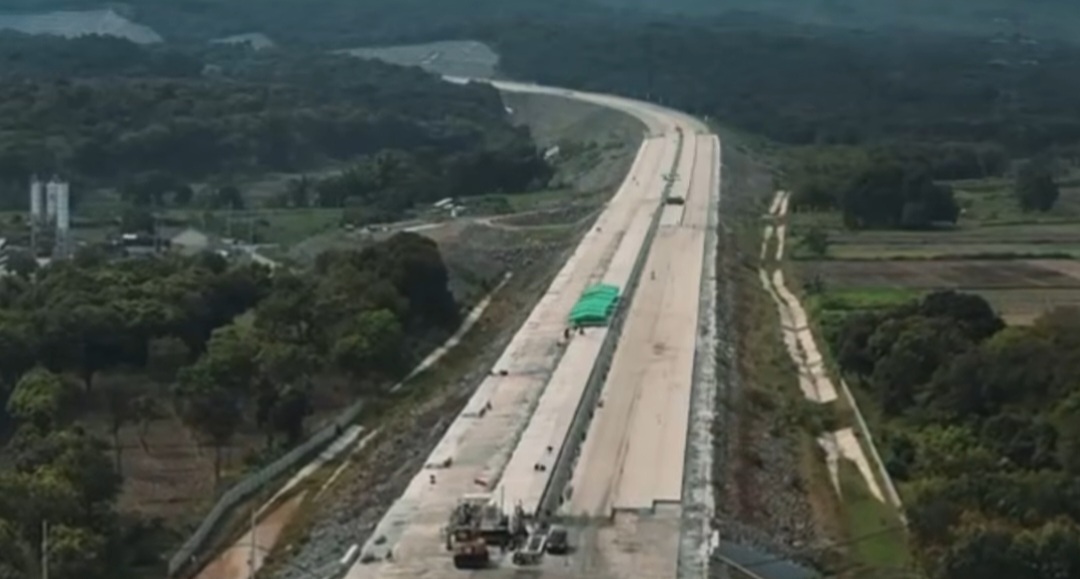 Tol Probowangi di perbatasan Situbondo/ ig @ptpp_id