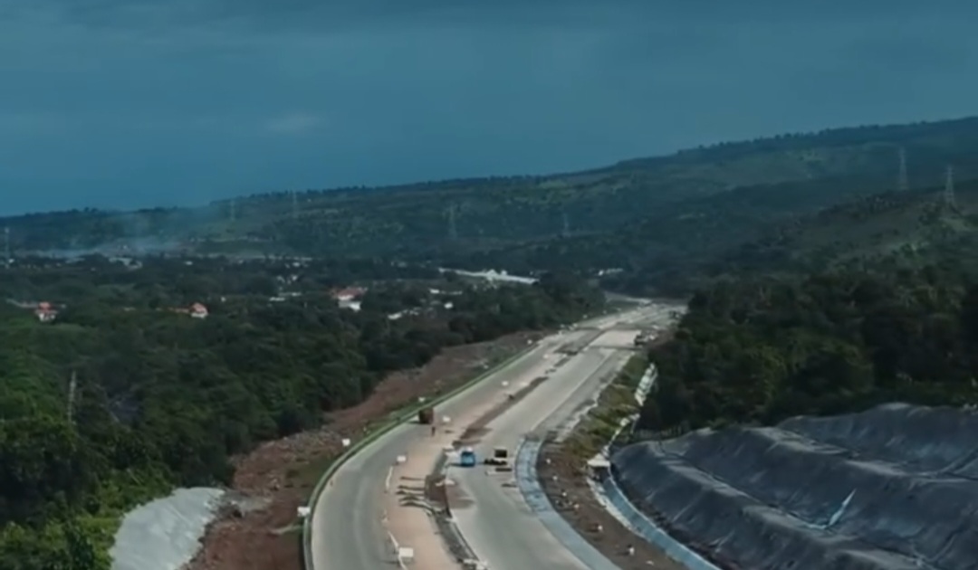 Pembangunan jalan tol Probowangi/ ig @pp_probowangi3